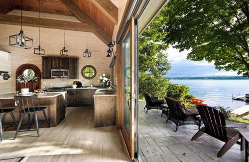 Town of Owasco House | LUXUIRIOUS WATERFRONT CABIN ON OWASCO LAKE