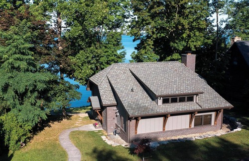 Town of Owasco House | LUXUIRIOUS WATERFRONT CABIN ON OWASCO LAKE