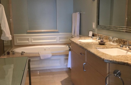 Key Biscayne Condo | Luxurious 1 bdr suite oceanfront in the newly renovated Ritz Key BIscayne Miami