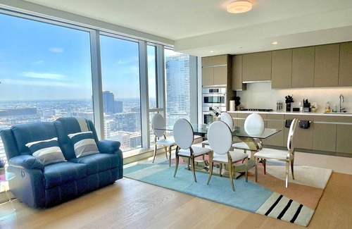 Westlake South Condo | Luxurious 1 BR Condo in the heart of Downtown LA - 2 min. walk to Crypto Stadium