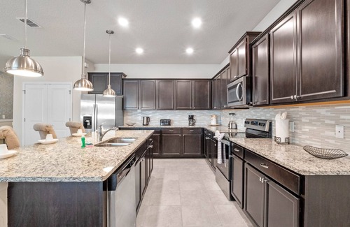 Davenport House | Luxurious 10 Bed Pool Home with Game Room-2031LC