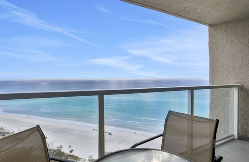 Sandestin Apartment | Luxurious 16th Floor oceanfront retreat with shared pool & resort amenities