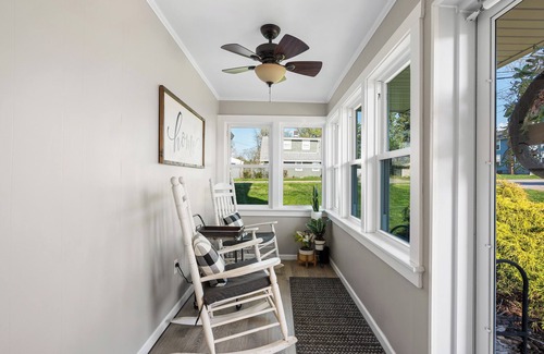 Greentown House | Luxurious 1875 centrally located Canton home w/lg suite, garden, & sunset view
