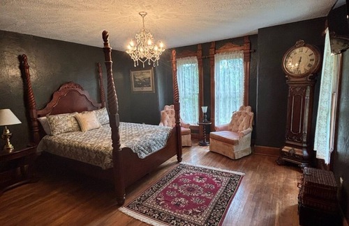 Wooster Other | Luxurious 1880's Farmhouse