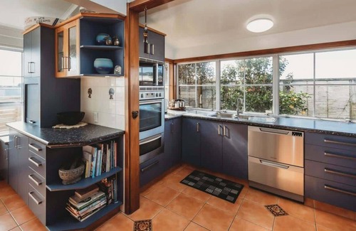 New Plymouth Villa | Luxurious 1920 Heritage Home in New Plymouth