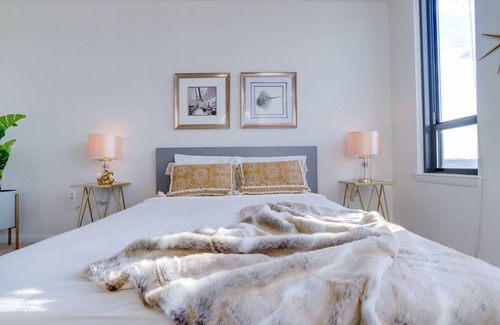 Pentagon City Apartment | LUXURIOUS | 1BD 1 DEN | NEXT TO METRO & DC
