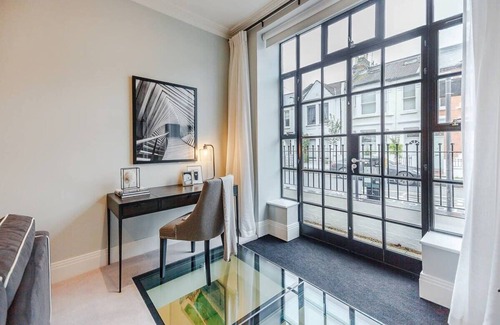 Hammersmith and Fulham Apartment | Luxurious 2 Bed Apt -Near Stamford Bridge Stadium