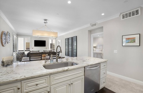 Mission Valley West Apartment | Luxurious 2 bedroom/2 full bath condo in Mission Valley West!t