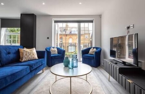 Staines Apartment | Luxurious 2 Bedroom Apartment