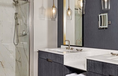 Fairlie-Poplar Historic District Resort | Luxurious 2 Bedroom Resort Suite in the heart of downtown, Atlanta