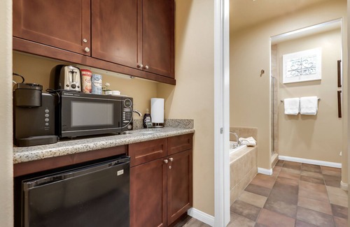 La Quinta Villa | Luxurious 2 BR/2 BA Single Story Villa