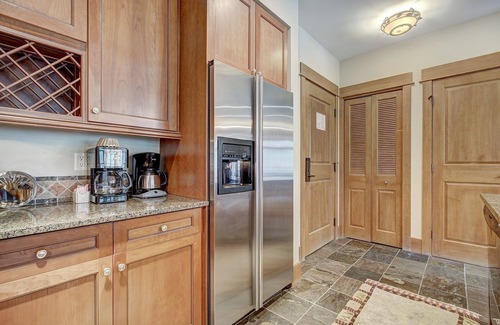 River Run Condo | Luxurious 2 BR in River Run Village with Ski in ski out, No Cleaning Fees, Kids Ski Free by RedAwning