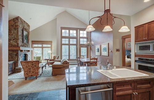 River Run Condo | Luxurious 2 BR in River Run Village with Ski in ski out- No Cleaning Fee by RedAwning