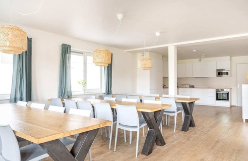 Nes Apartment | Luxurious 24-person apartment on Ameland