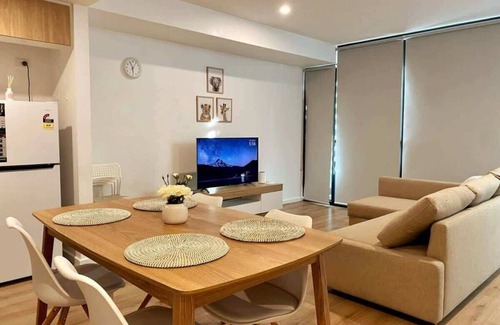 Adelaide Central Business District Apartment | Luxurious 2BR Apt in Adelaide CBD with Pool-Gym-BBQ