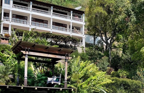 San Marcos La Laguna Villa | Luxurious 3 Bedroom Lakefront Villa With Heated Pool and Hot Tub