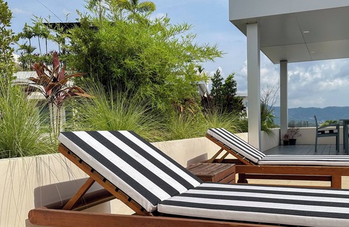 Cherngtalay Condo | Luxurious 3 Bedroom Penthouse Condo/Apartment