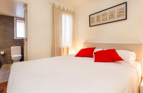 Sants Apartment | Luxurious 3 Bedroom Flat & Terrace in Sants