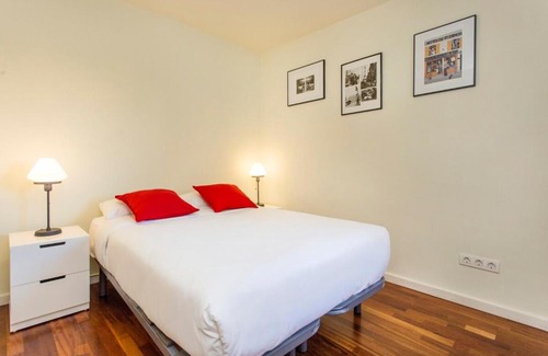 Sants Apartment | Luxurious 3 Bedroom Flat & Terrace in Sants