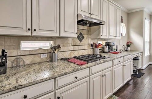 Katy House | "Luxurious 3-Bedroom Mansion with Heavenly Heated Pool and Jacuzzi Retreat"
