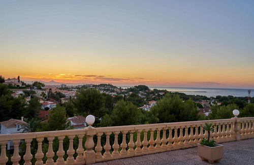 Denia Ski Chalet | Luxurious 3 bedroom villa with stunning panoramic views in Denia