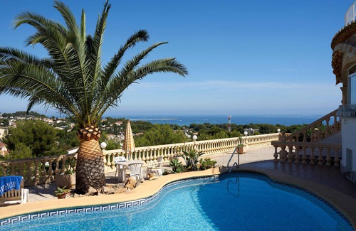 Denia Ski Chalet | Luxurious 3 bedroom villa with stunning panoramic views in Denia
