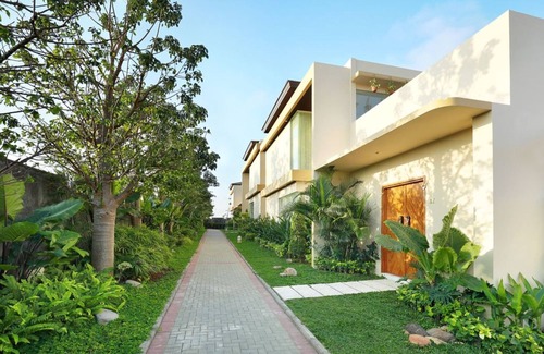 Kampial Villa | Luxurious 3 BR Villa Near Highest Statue of Wisnu in Nusa Dua