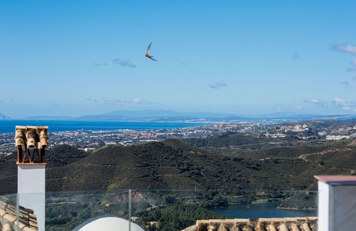 Istan House | Luxurious 3 en-suite bed with 300 degree view of Mediterranean, Gibraltar,Africa