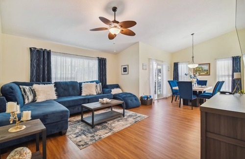 New Port Richey House | Luxurious 3bd/2ba Home with Heated Sald Water Pool