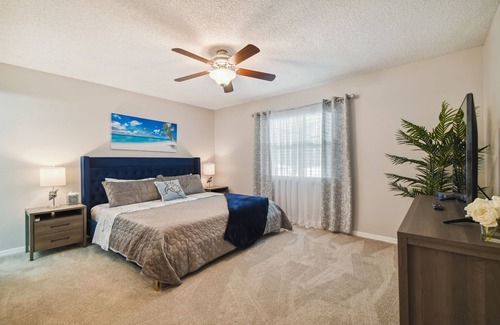 New Port Richey House | Luxurious 3bd/2ba Home with Heated Sald Water Pool