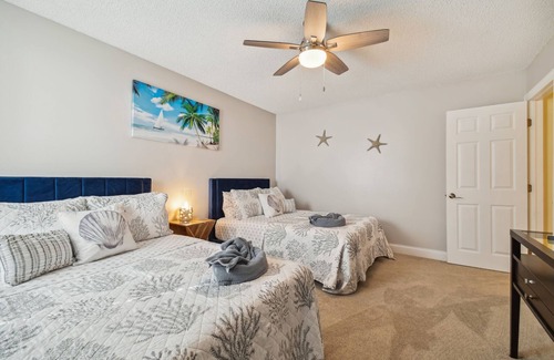 New Port Richey House | Luxurious 3bd/2ba Home with Heated Sald Water Pool