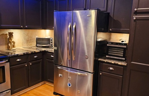 Highlands Ranch House | Luxurious 3BD Highlands Ranch Home with private hot tub- High-End Finishes