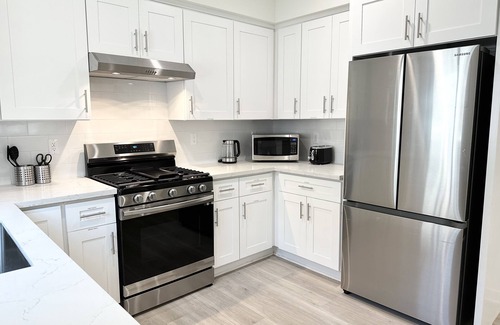 Lamanda Park House | Luxurious 3BR/3.5BA Home (Newly-built 2023/Quiet Community)