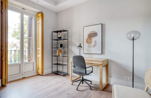 Barrio de La Latina Apartment | Luxurious 3BR in Palacio, in the heart of Madrid, by Blueground