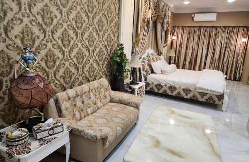 Batam House | Luxurious 3BR Tropicana Residence