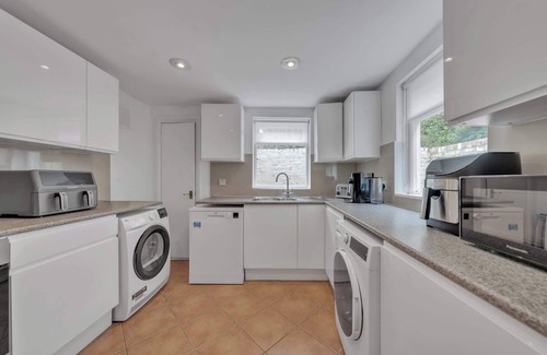 Fulham Broadway House | Luxurious 4-Bedroom Home in the Heart of Kensington