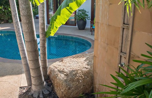 Hua Thanon Villa | Luxurious 4-bedroom villa steps from Hua Thanon Beach with coastal views