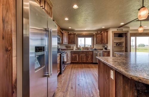 Stevensville House | Luxurious 4-bedroom cabin with Mountain View’s