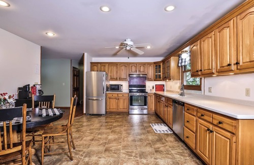 Minocqua House | Luxurious! 4-bedroom home minutes from downtown Minocqua!