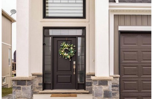 Welland House | Luxurious 4-bedroom home with Elegant Finishes in Thorold