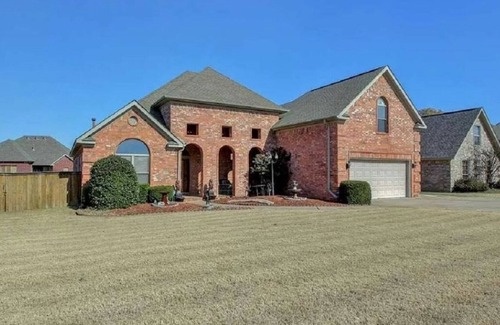 Maumelle House | Luxurious 4 Bedroom - Perfect for large groups