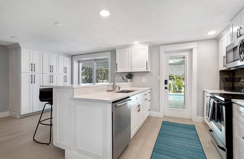Sarasota Villa | Luxurious 4-Bedroom Retreat near Siesta Key