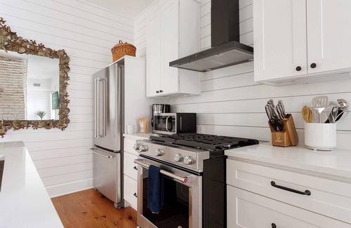 Westside House | Luxurious 4BR Downtown Home - Walkable!