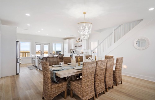 Dauphin Island House | Luxurious 5/5 Waterfront Beach House on Dauphin Island's Sound Side featuring a