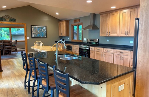 Eagle River House | Luxurious 5-Bed, 5-Bath Lakefront Home on Catfish Lake, Eagle River, WI