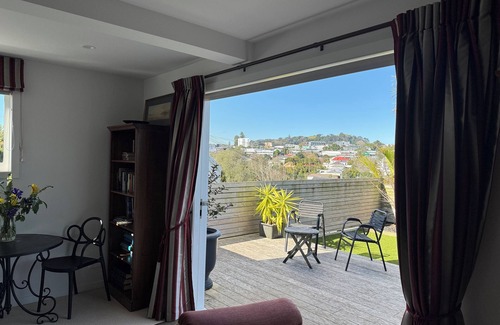Kingsland House | Luxurious 5 Bed Grey Lynn House with views in Central Auckland Available to BUY.