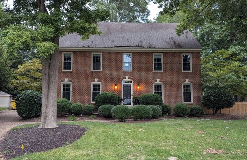 Central Newport News Villa | Luxurious 5-bedroom executive home in premier Newport News neighborhood.