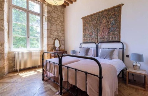 Rayet Other | Luxurious 5-bedroom castle in peaceful Rayet with AC