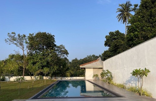Nalagasdeniya Villa | Luxurious 5 bedroom villa in a peaceful location in Hikkaduwa Sri Lanka