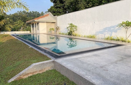 Nalagasdeniya Villa | Luxurious 5 bedroom villa in a peaceful location in Hikkaduwa Sri Lanka